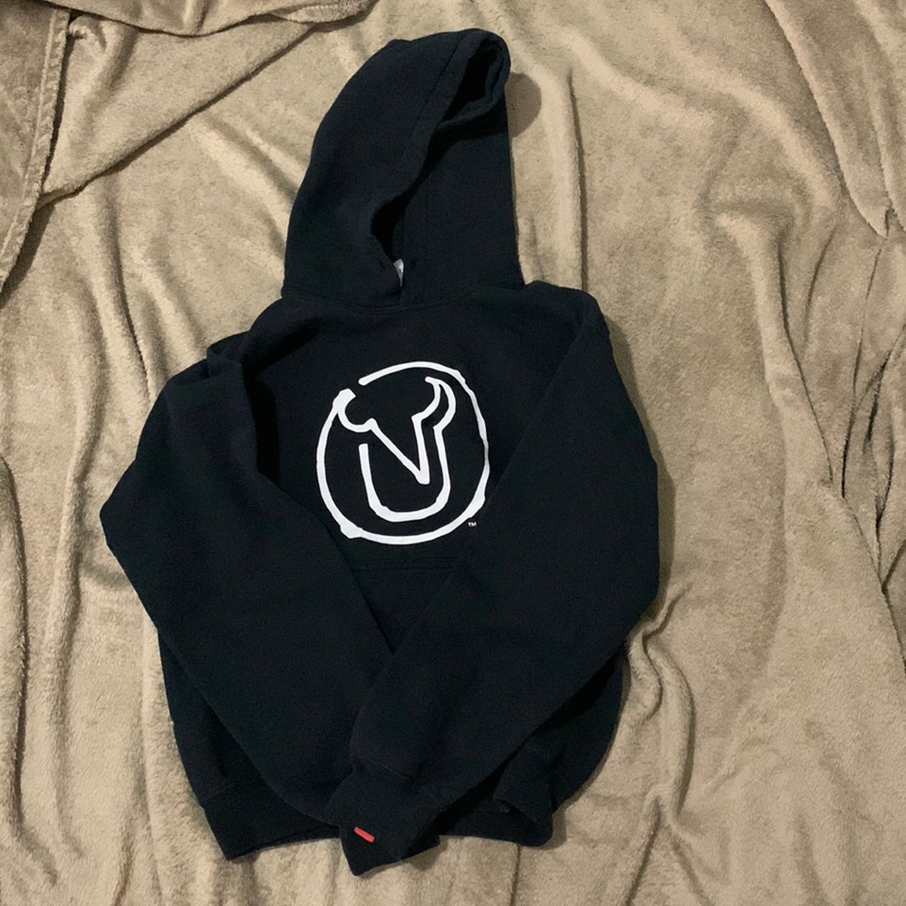 University of Nebraska-Omaha black sweatshirt